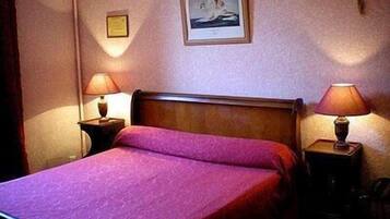 Standard Double Room, Bathtub | Desk, free cots/infant beds, rollaway beds, free WiFi