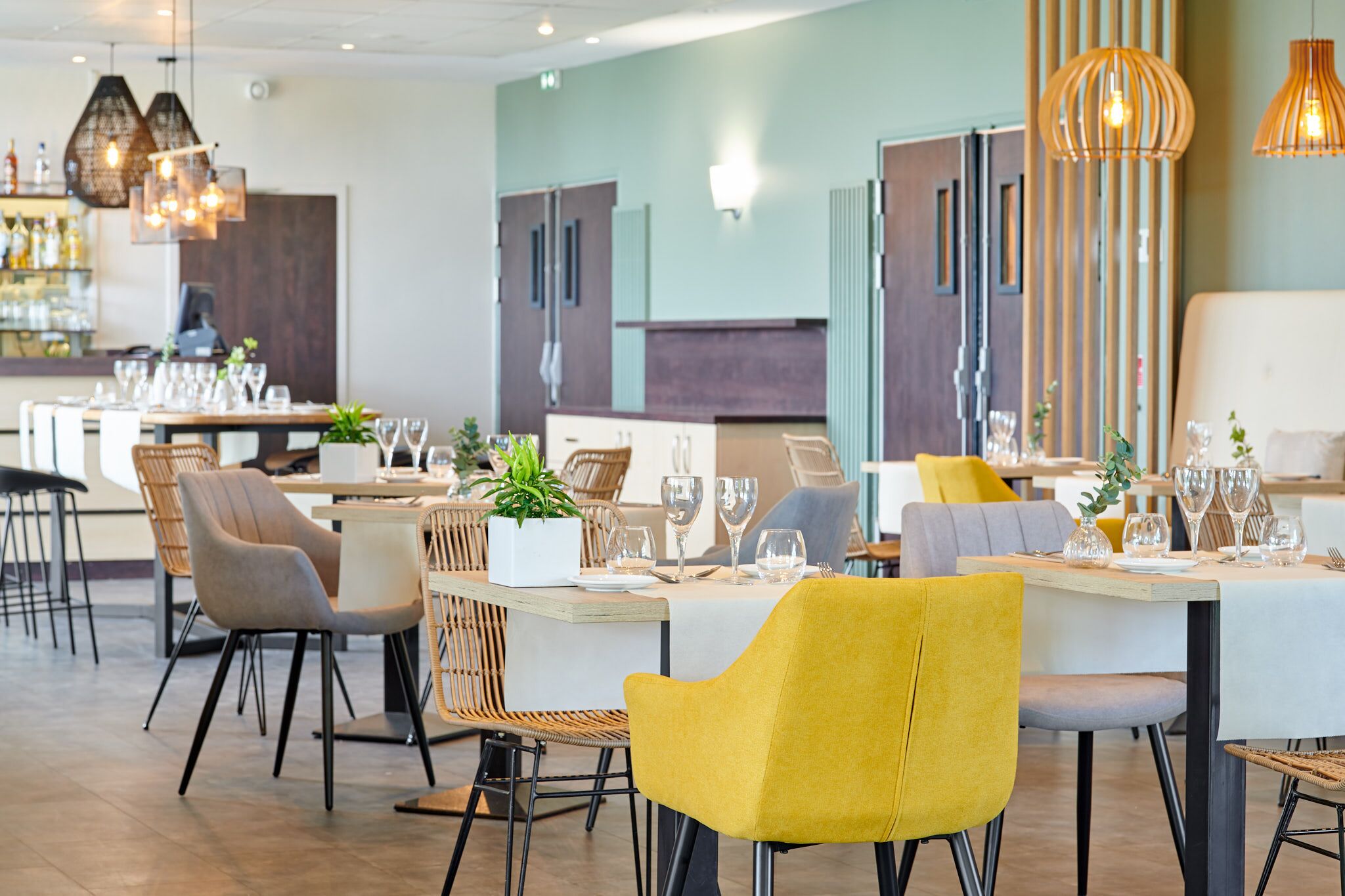 breakfast, lunch, dinner served; regional cuisine