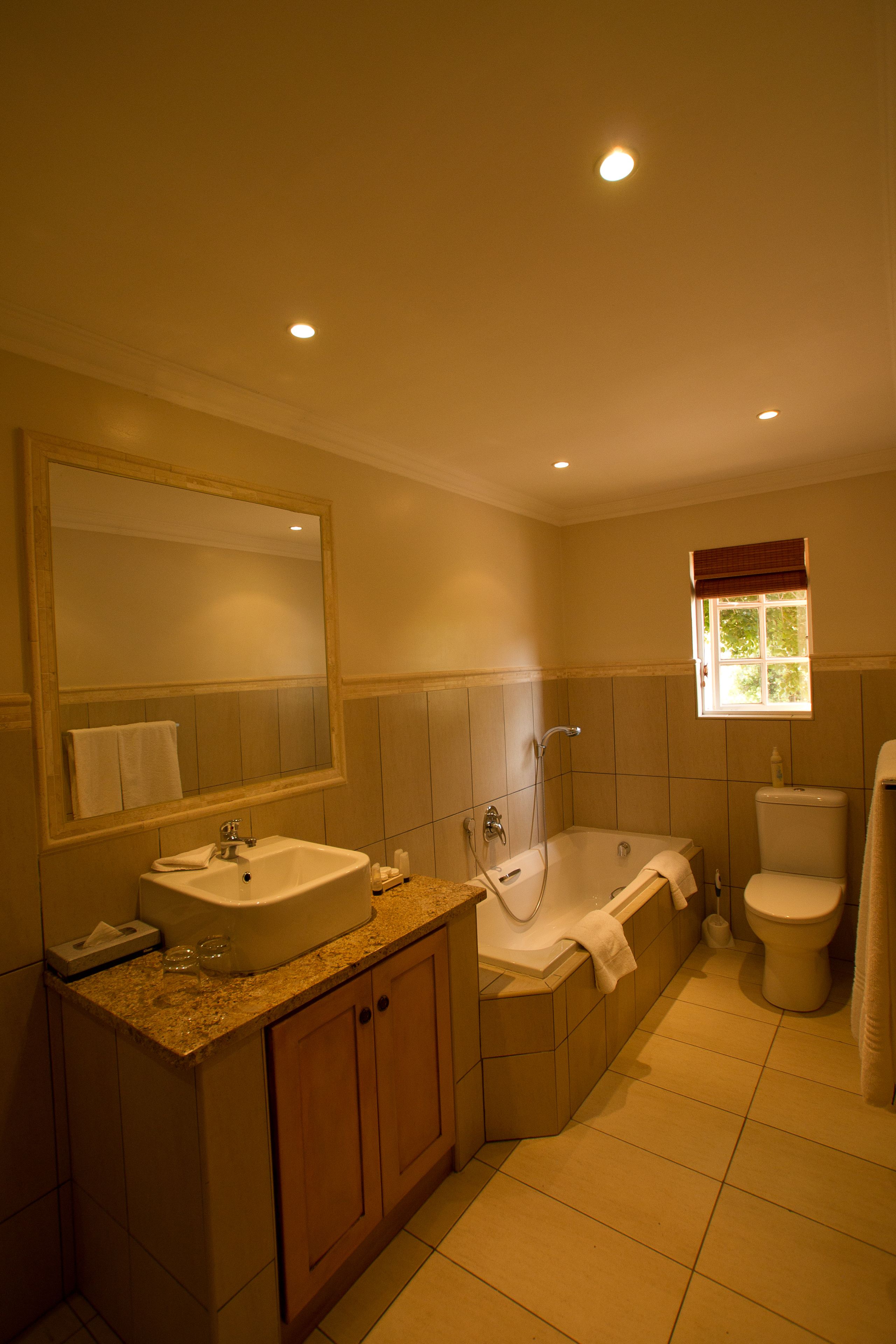luxury room | bathroom | free toiletries, towels