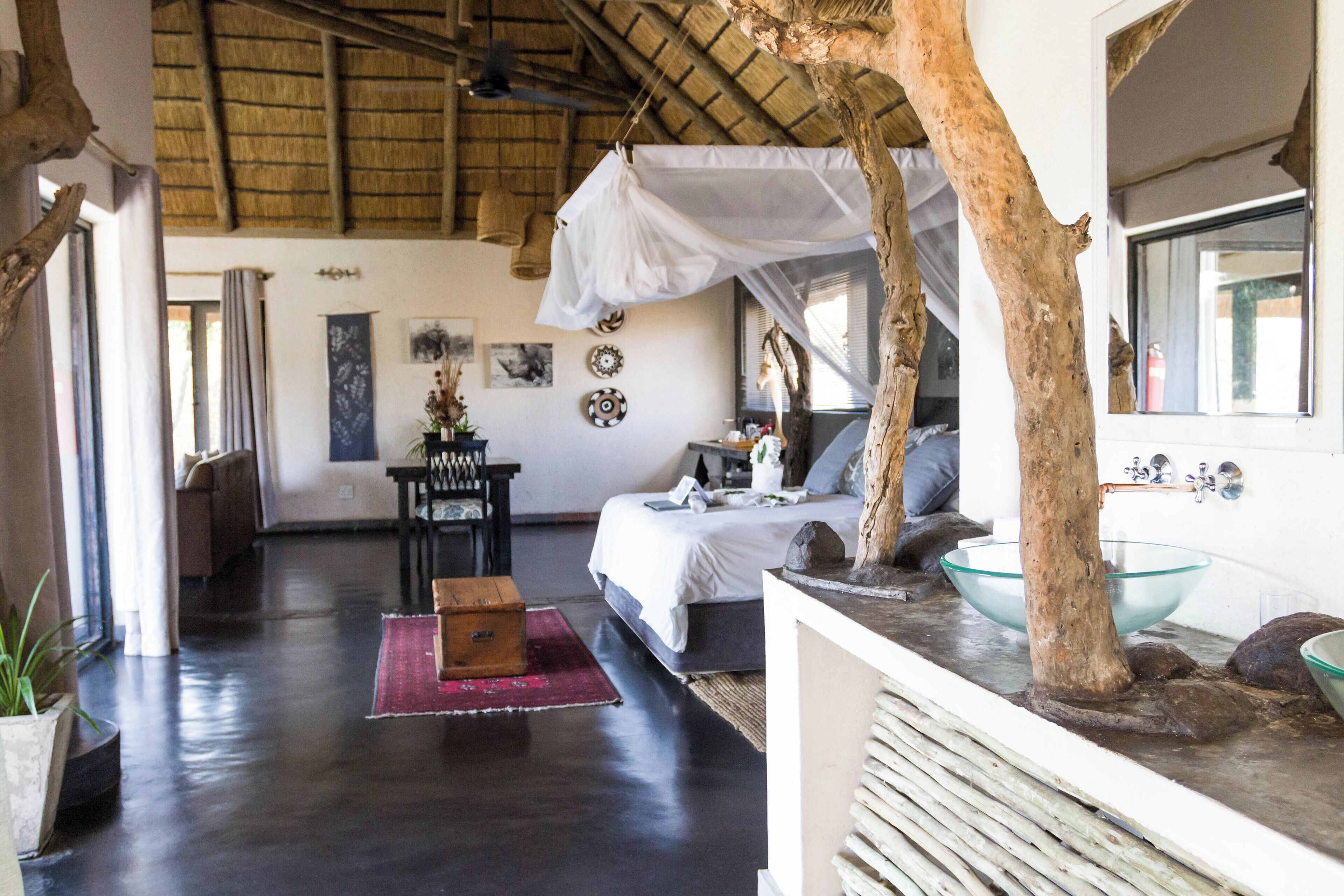 Luxury Suite, River Lodge | Ropa de cama de alta calidad, minibar, caja fuerte