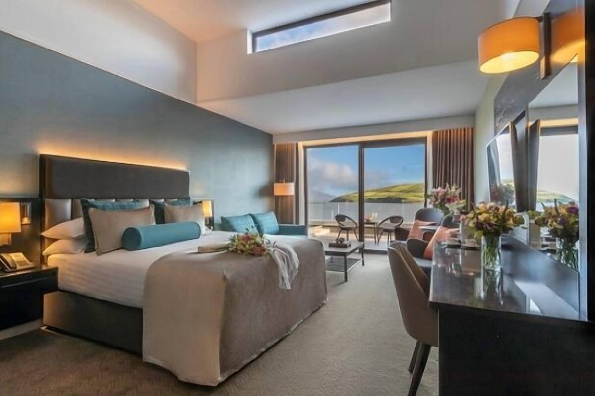 deluxe double room | 1 bedroom, desk, iron/ironing board, free wifi