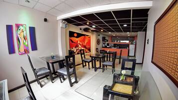 Tägliches inbegriffenes Frühstücksbuffet