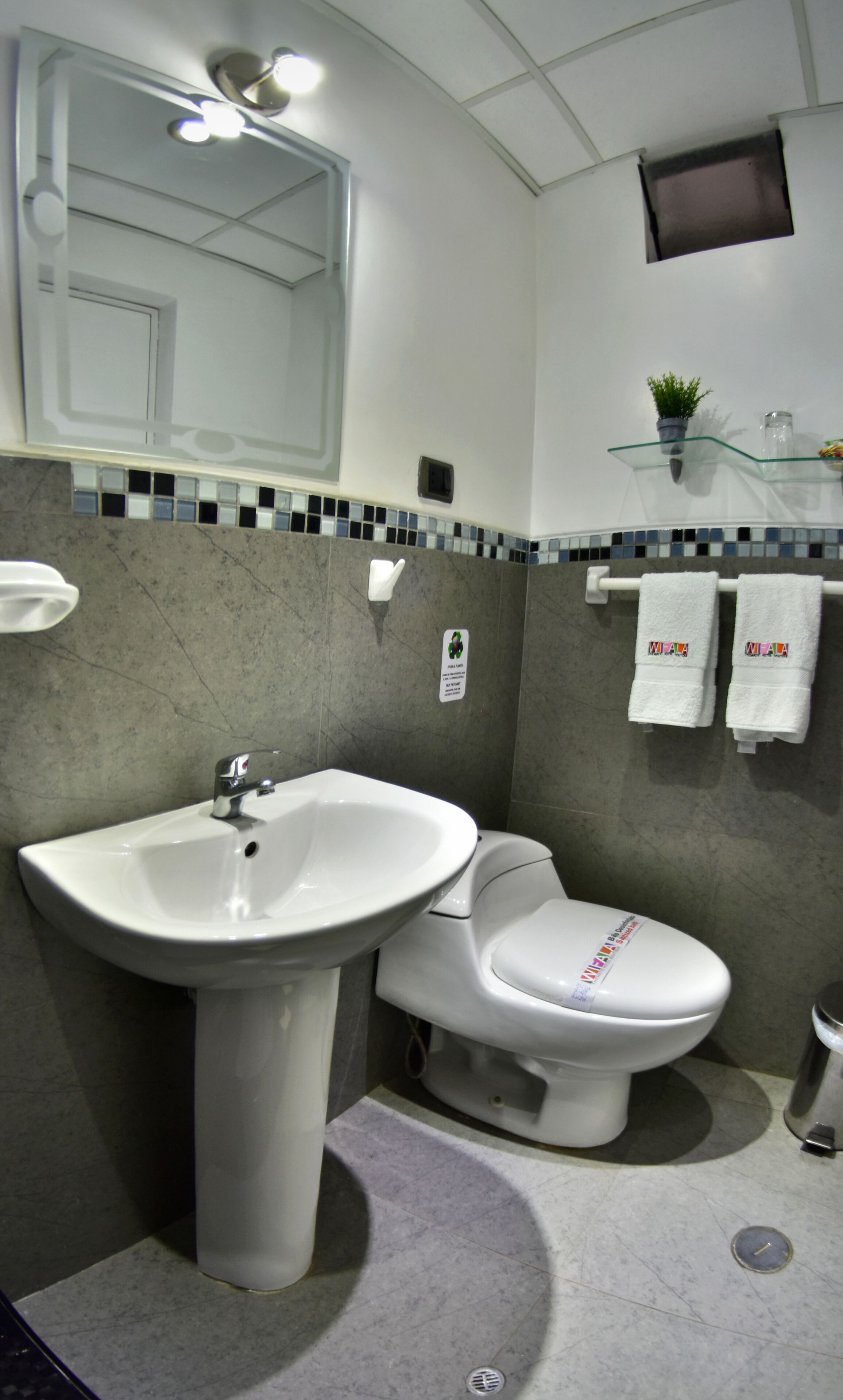 double room, 2 single beds | bathroom | shower, free toiletries, hair dryer, bidet