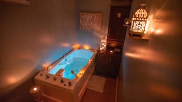 室內 SPA 浴池