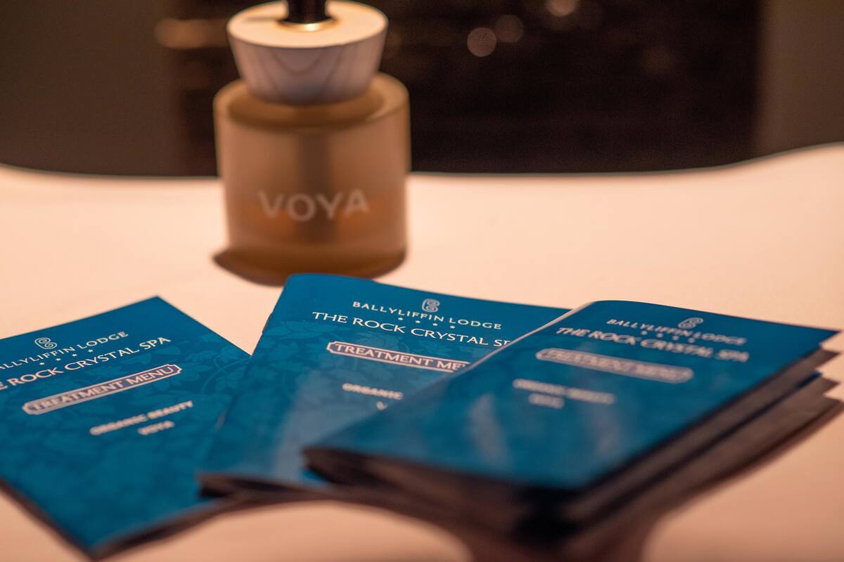 couples treatment room(s), sauna, hot tub, steam room, body treatments