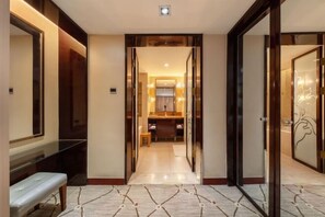 Minibar, desk, blackout curtains, soundproofing - Inzone Garland Hotel Jinan (Jinan)