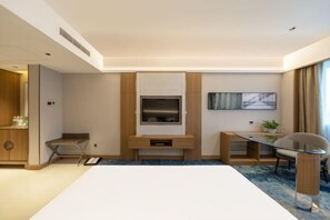 Minibar, desk, blackout drapes, soundproofing - Inzone Garland Hotel Jinan (Jinan)