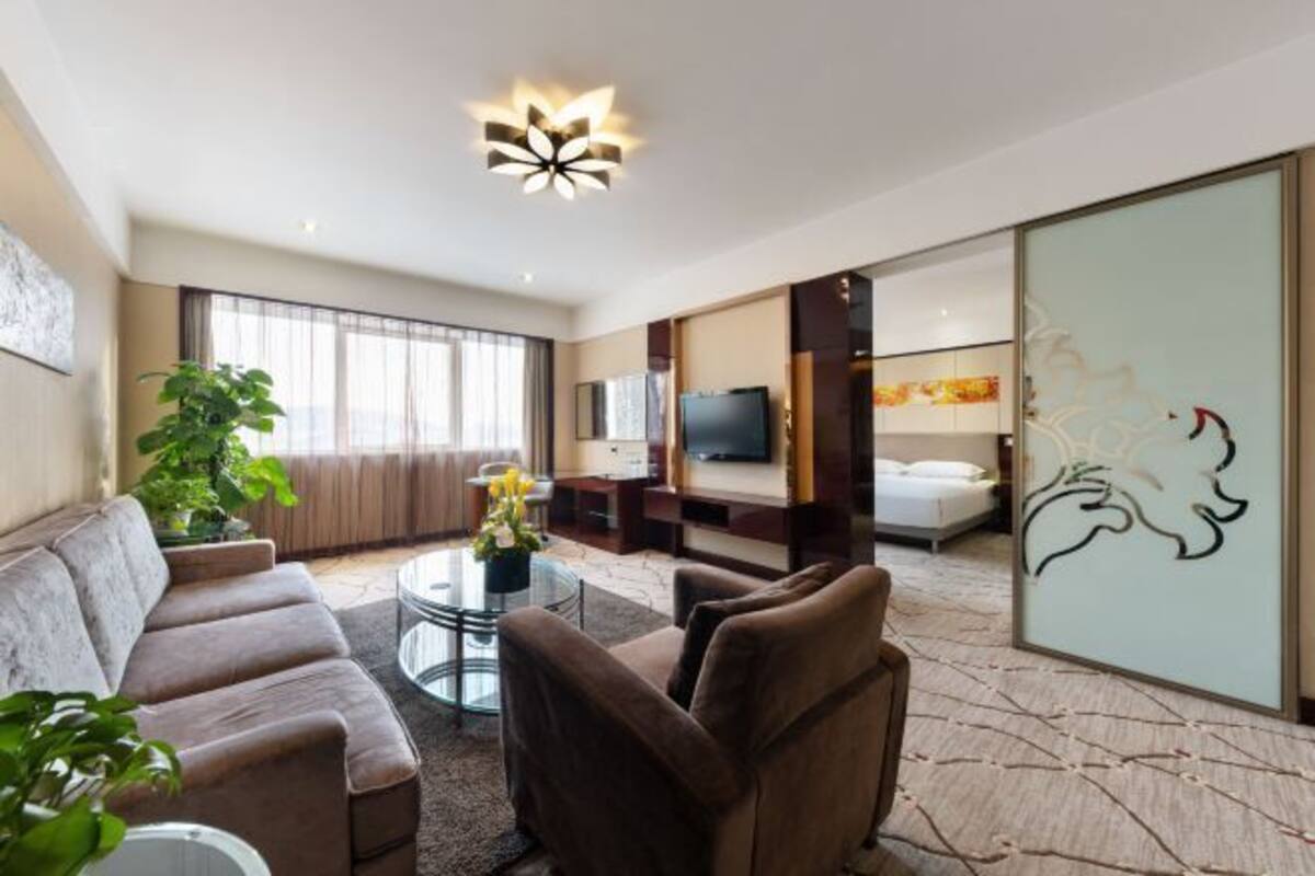 Minibar, desk, blackout drapes, soundproofing