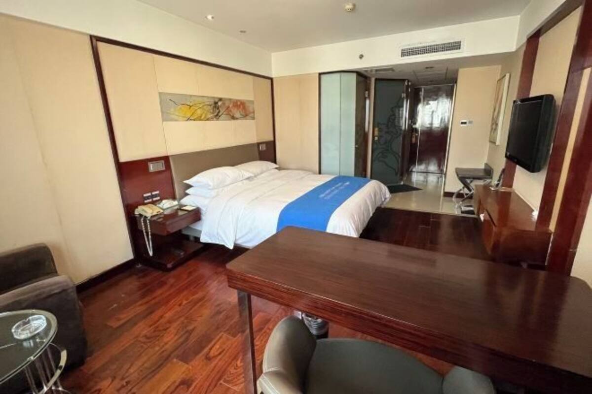 Minibar, desk, blackout drapes, soundproofing