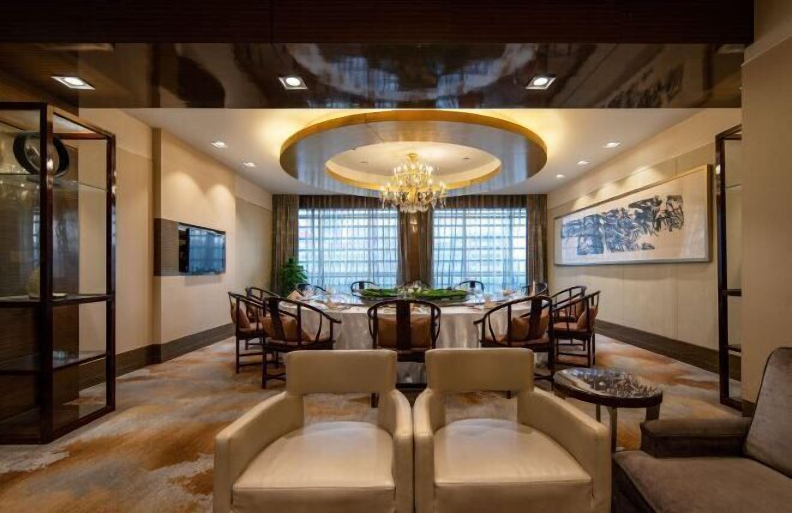 2 restaurants, breakfast, lunch, dinner served; Chinese cuisine