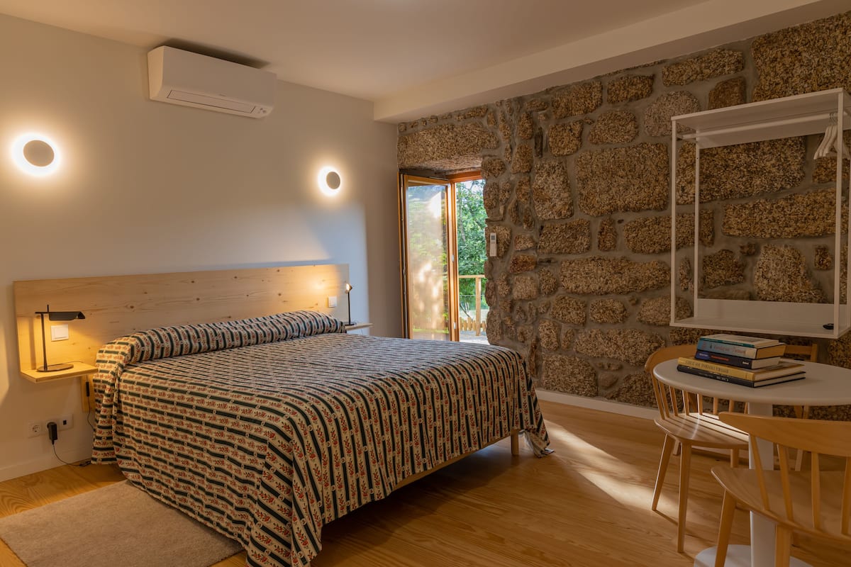 Studio | Blackout drapes, free cribs/infant beds, rollaway beds, free WiFi