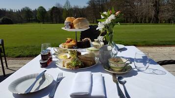 Lunch and dinner served, Modern European cuisine