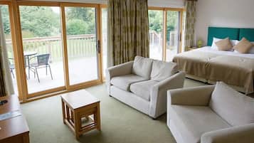 Deluxe-Ferienhütte, 1 King-Bett, Küche, Gartenblick | Schreibtisch, Bügeleisen/Bügelbrett, kostenloses WLAN, Bettwäsche