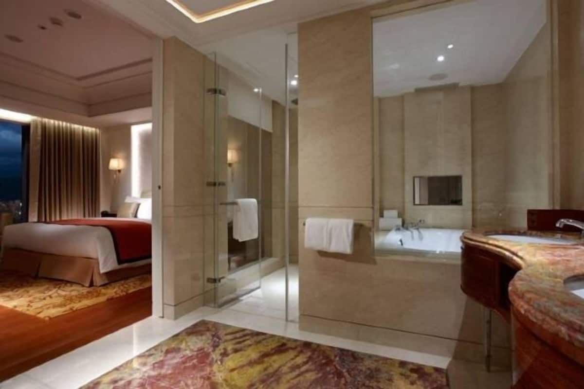 1 bedroom, premium bedding, down duvets, pillow-top beds