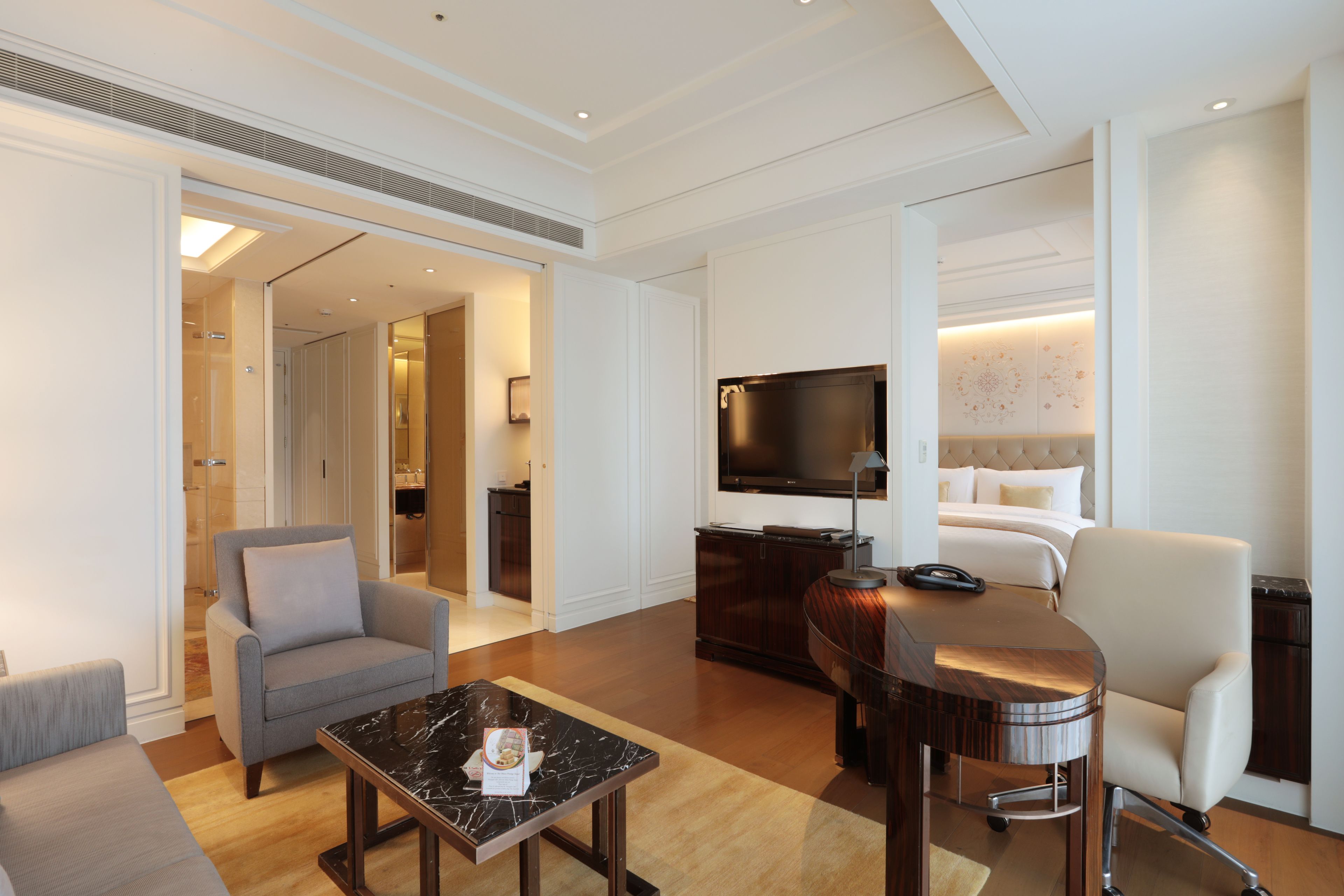 executive room, city view | living area | 42-inch lcd tv with satellite channels, tv, pay films