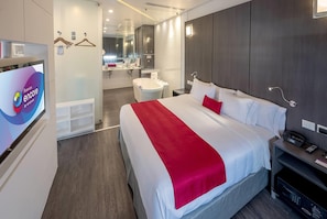 Suite, 1 King Bed | In-room safe, desk, laptop workspace, blackout drapes