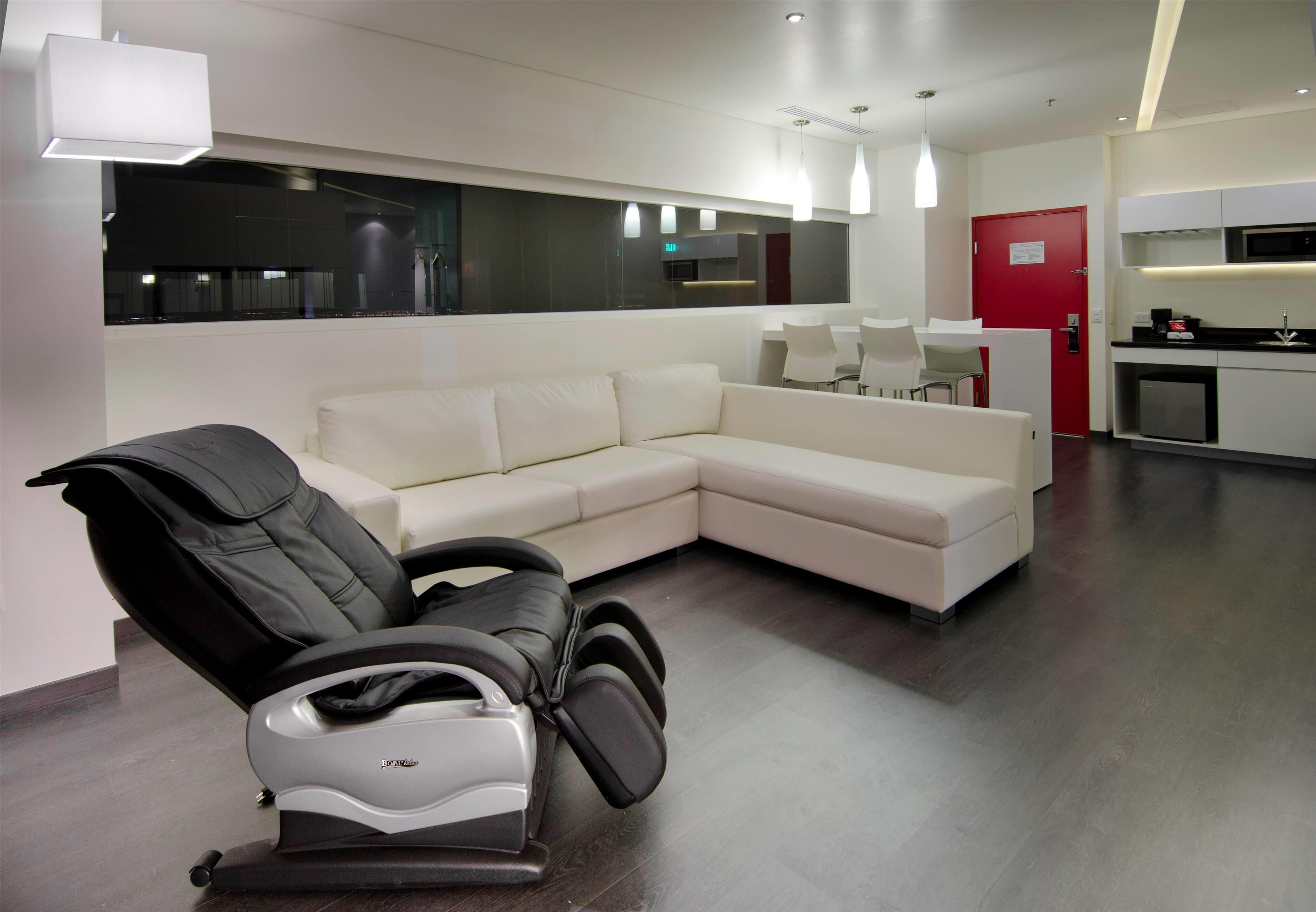 in-room safe, desk, laptop workspace, blackout curtains