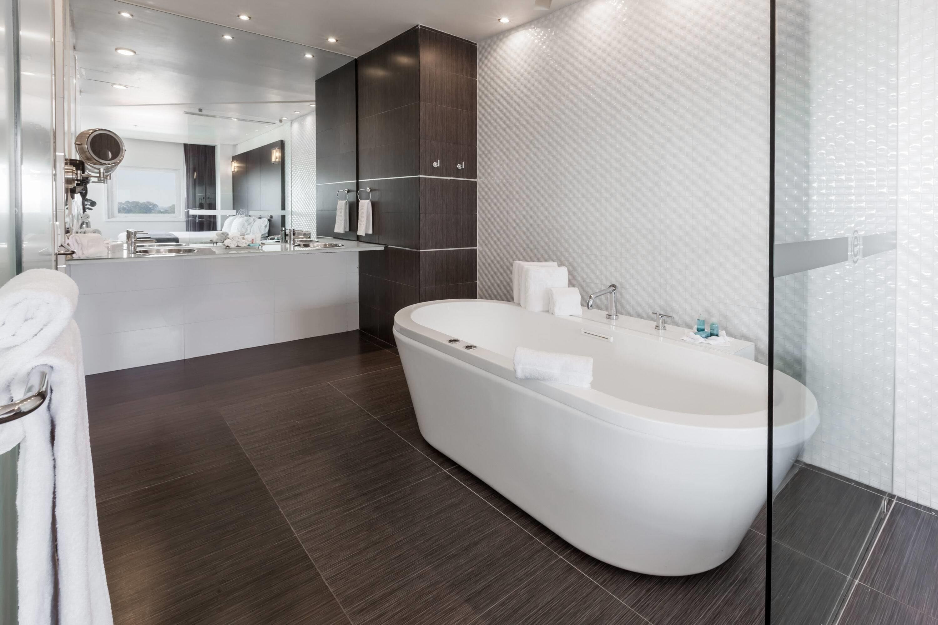 in-room safe, desk, laptop workspace, blackout curtains