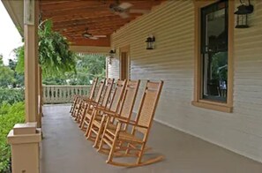 Porch - The Smith House (Dahlonega)