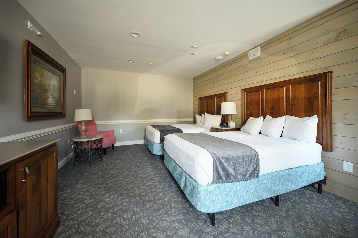 1 bedroom, premium bedding, in-room safe, individually decorated