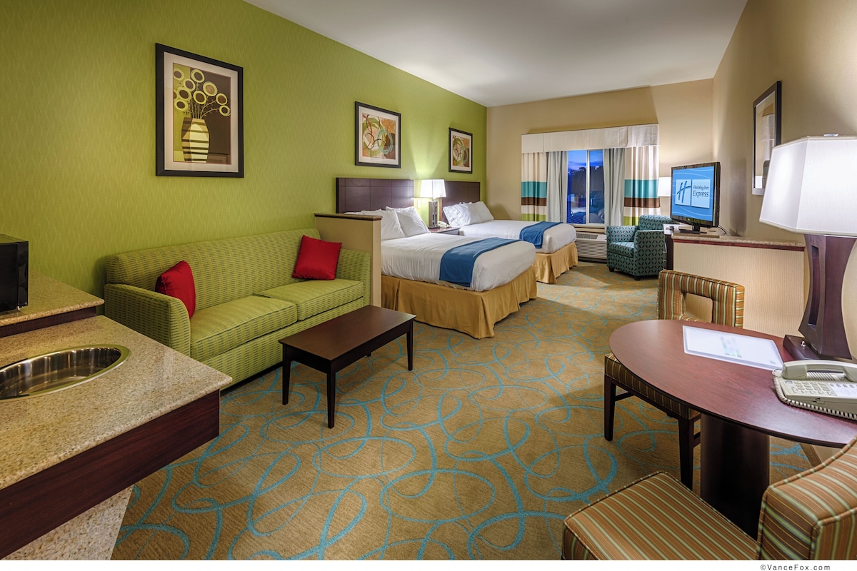 In-room safe, desk, blackout drapes, iron/ironing board