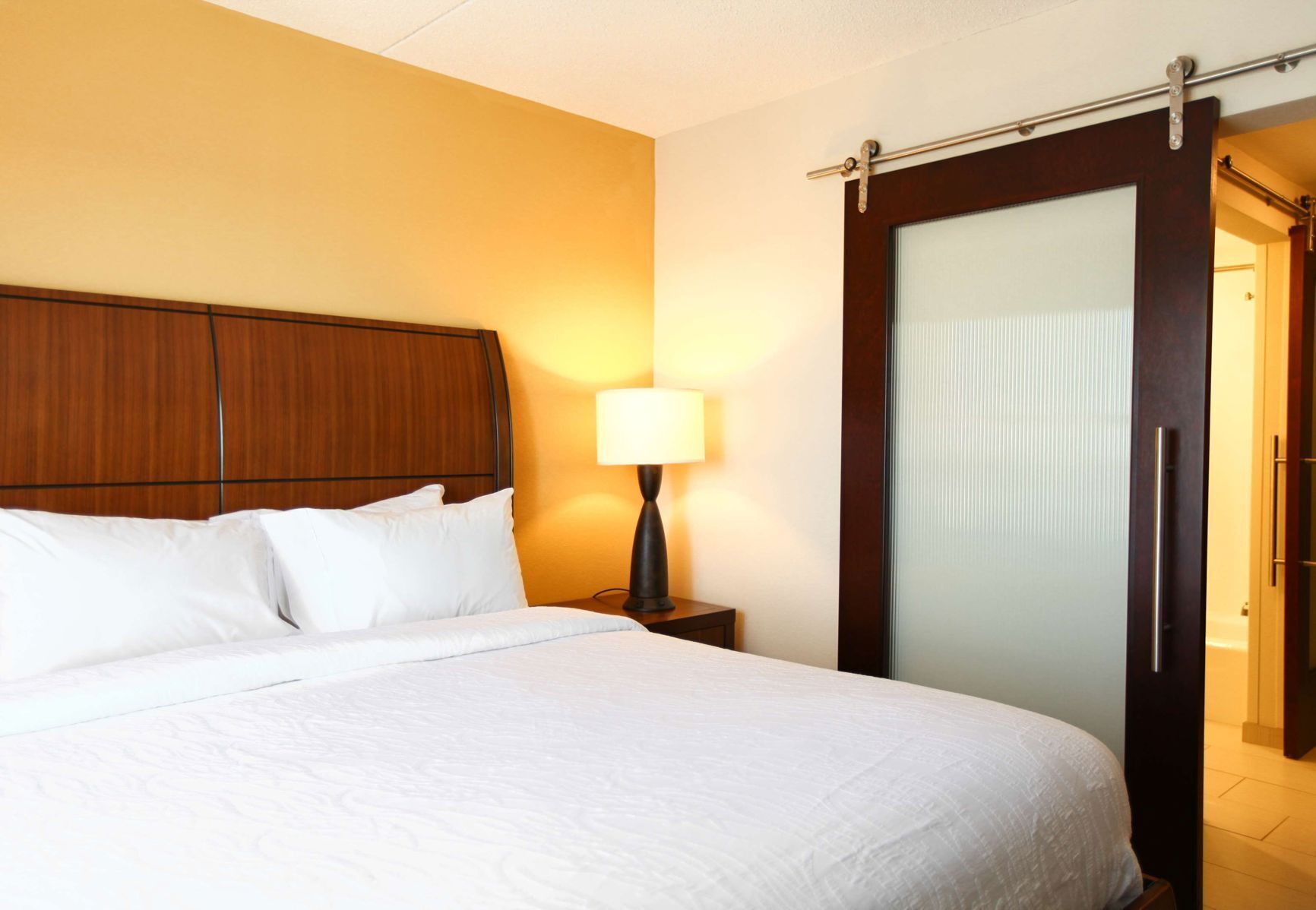 Hypo-allergenic bedding, in-room safe, rollaway beds, free WiFi