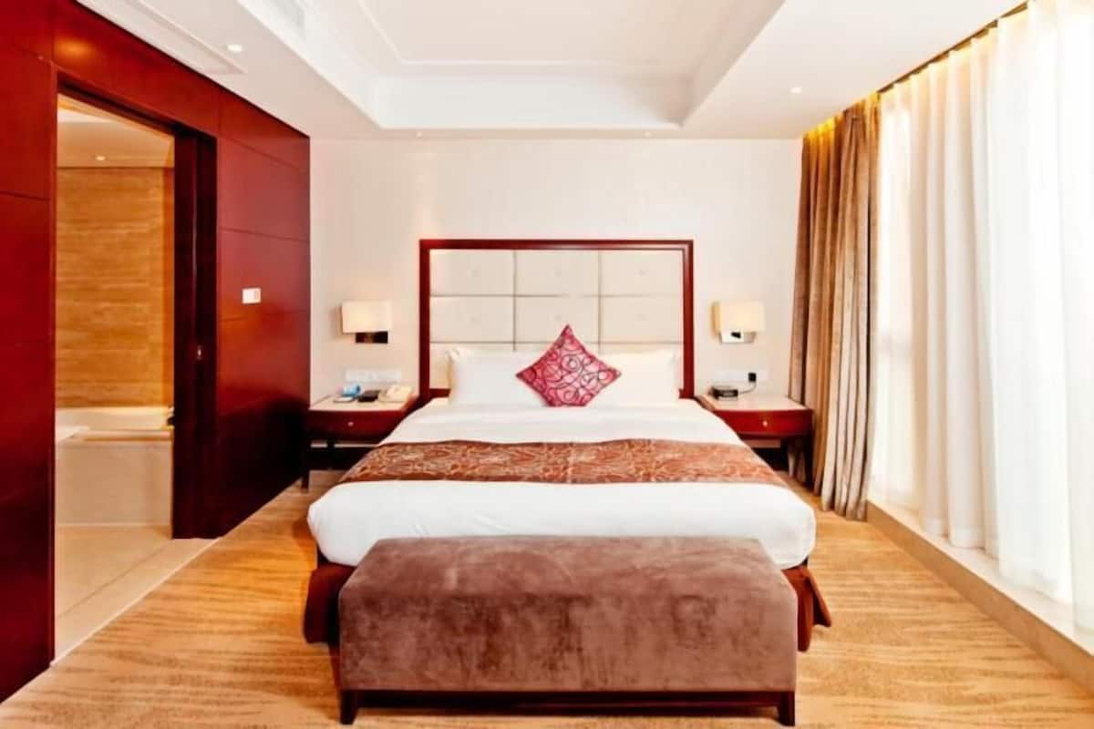 Superior Room | In-room safe, desk, blackout curtains, iron/ironing board