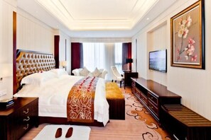 Superior Suite | In-room safe, desk, blackout drapes, iron/ironing board