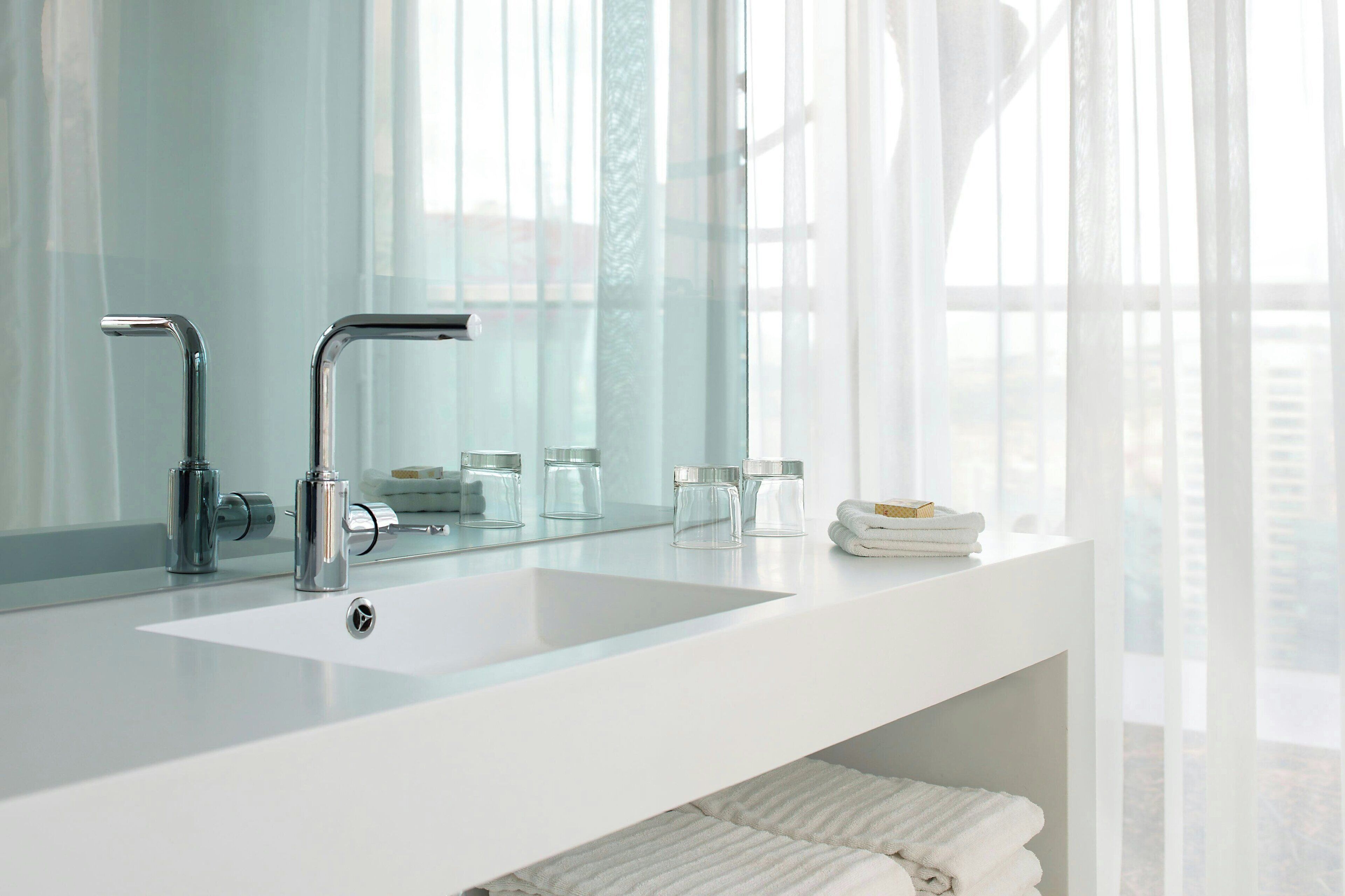 superior room, 1 king bed, non smoking (city view) | bathroom | shower, rainfall showerhead, hair dryer