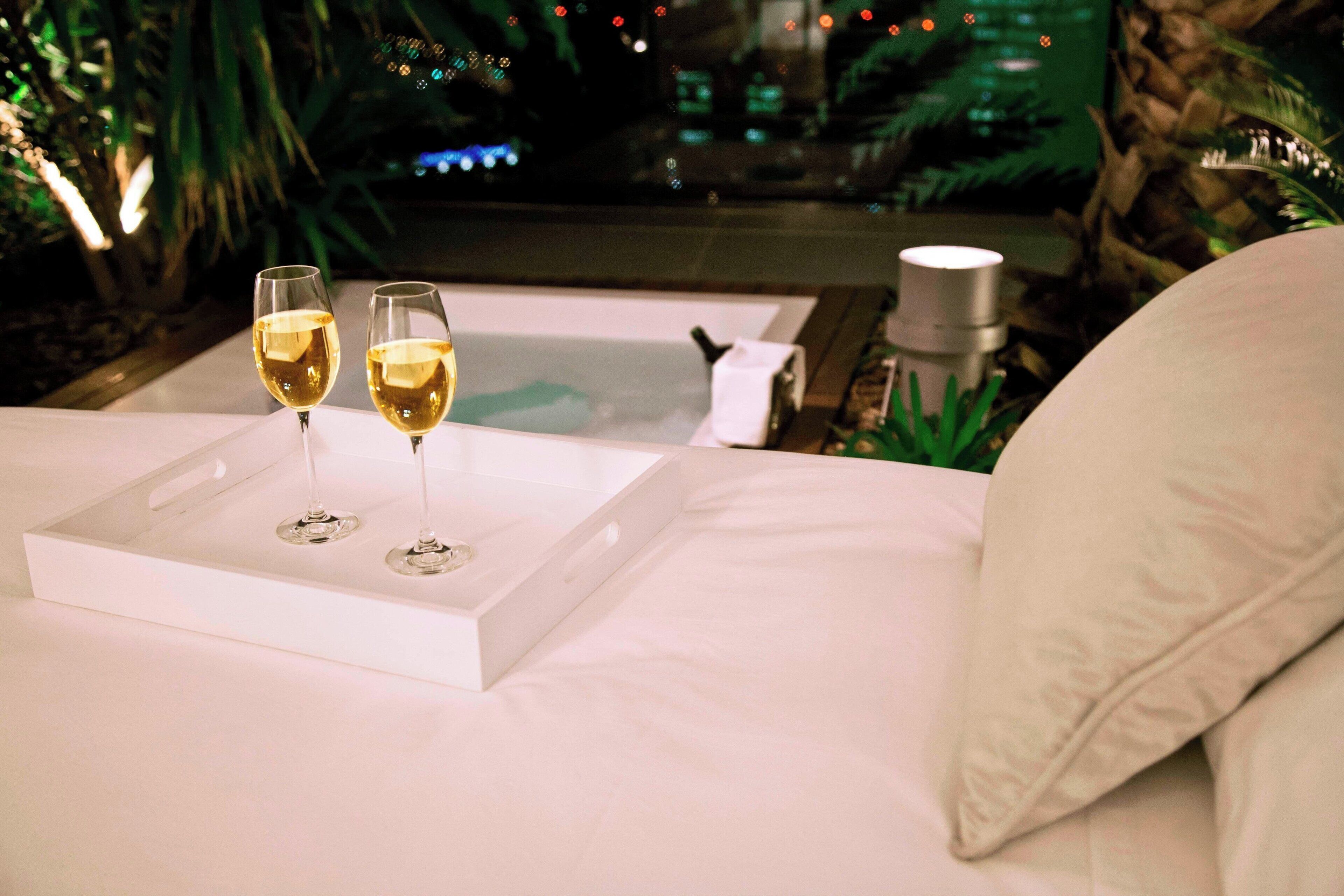 1 bedroom, in-room safe, individually decorated, individually furnished