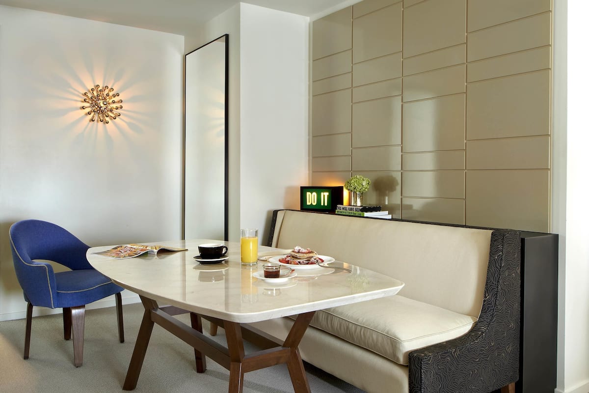 Deluxe Suite | Egyptian cotton sheets, premium bedding, in-room safe, laptop workspace