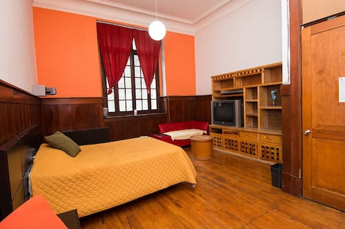 Suite, bagno privato | Copriletto in piuma, materassi a doppio strato, una cassaforte in camera