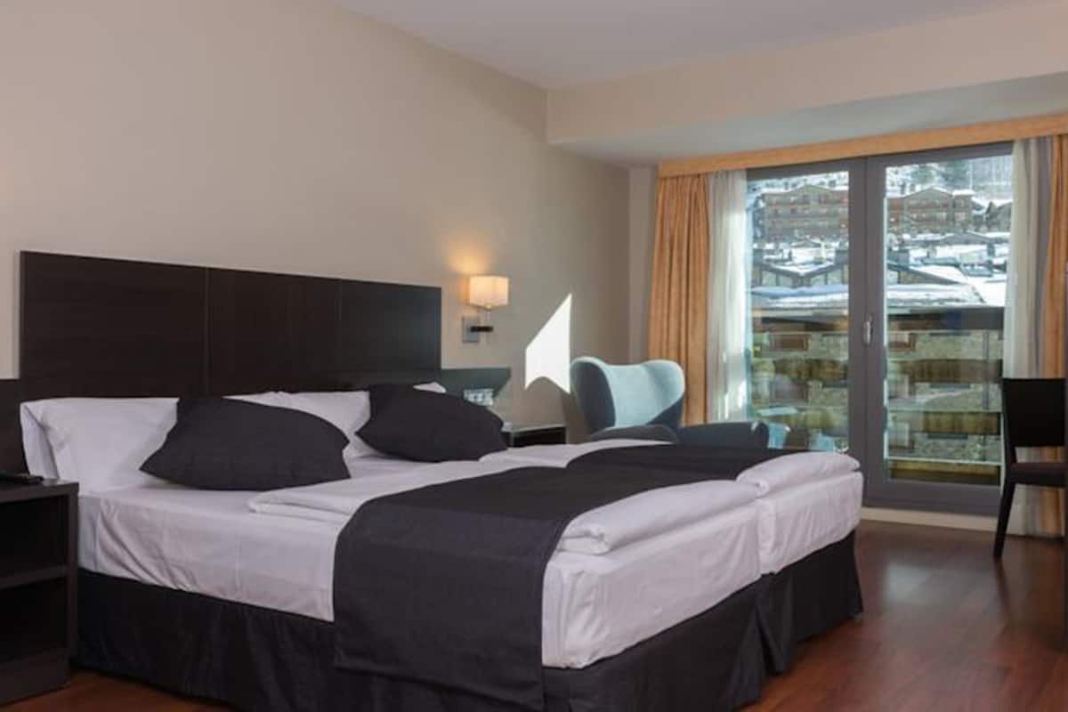 premium double room | 1 bedroom, premium bedding, tempur-pedic beds, minibar