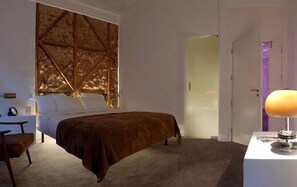 Tweepersoonskamer (Room 2) | Luxe beddengoed, een minibar, een kluis op de kamer