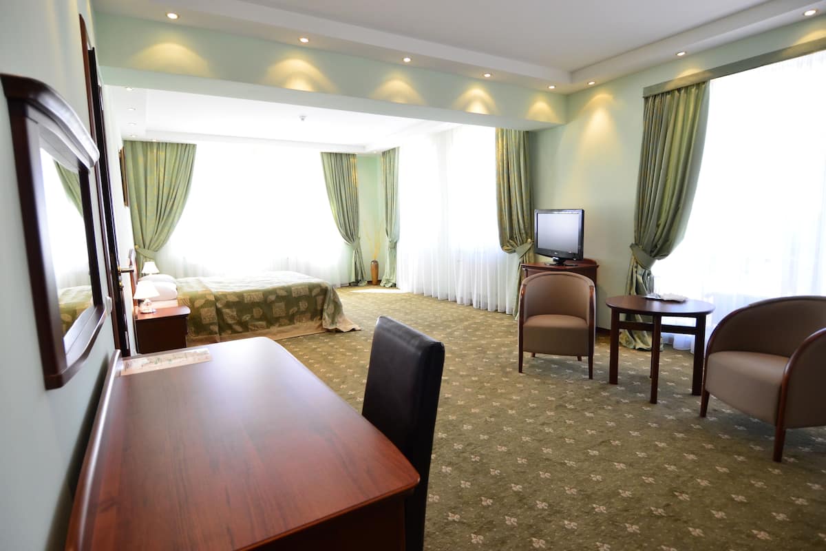 1 Schlafzimmer, hochwertige Bettwaren, Minibar, Zimmersafe