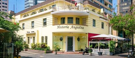 Fachada da propriedade