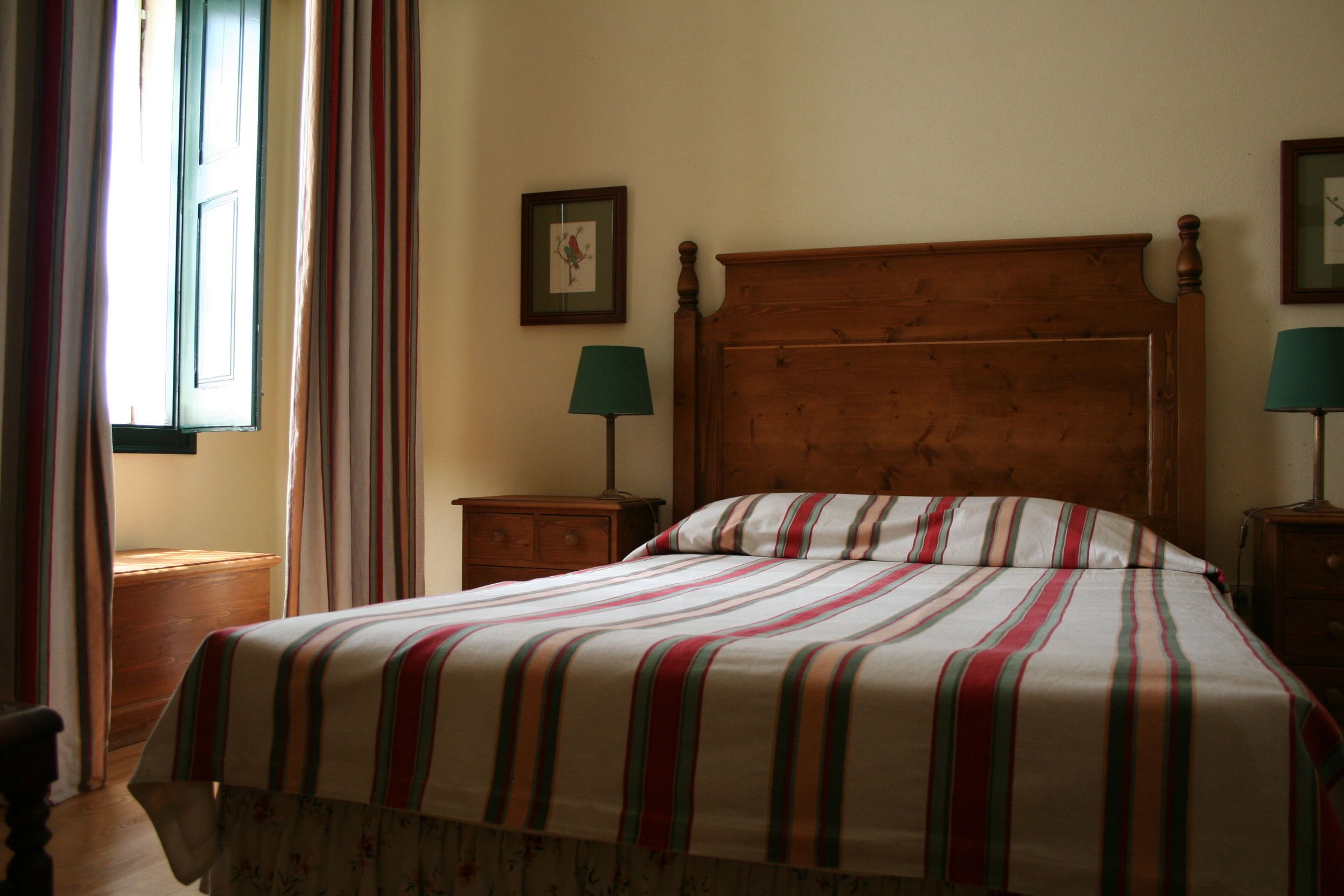 Classic-Doppelzimmer, eigenes Bad | 5 Schlafzimmer, Schreibtisch, schallisolierte Zimmer, Babybetten