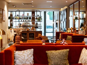 Lunch and dinner served, French cuisine