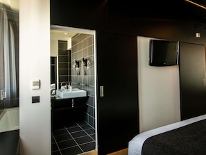 Suite Junior, 1 très grand lit et 1 canapé-lit