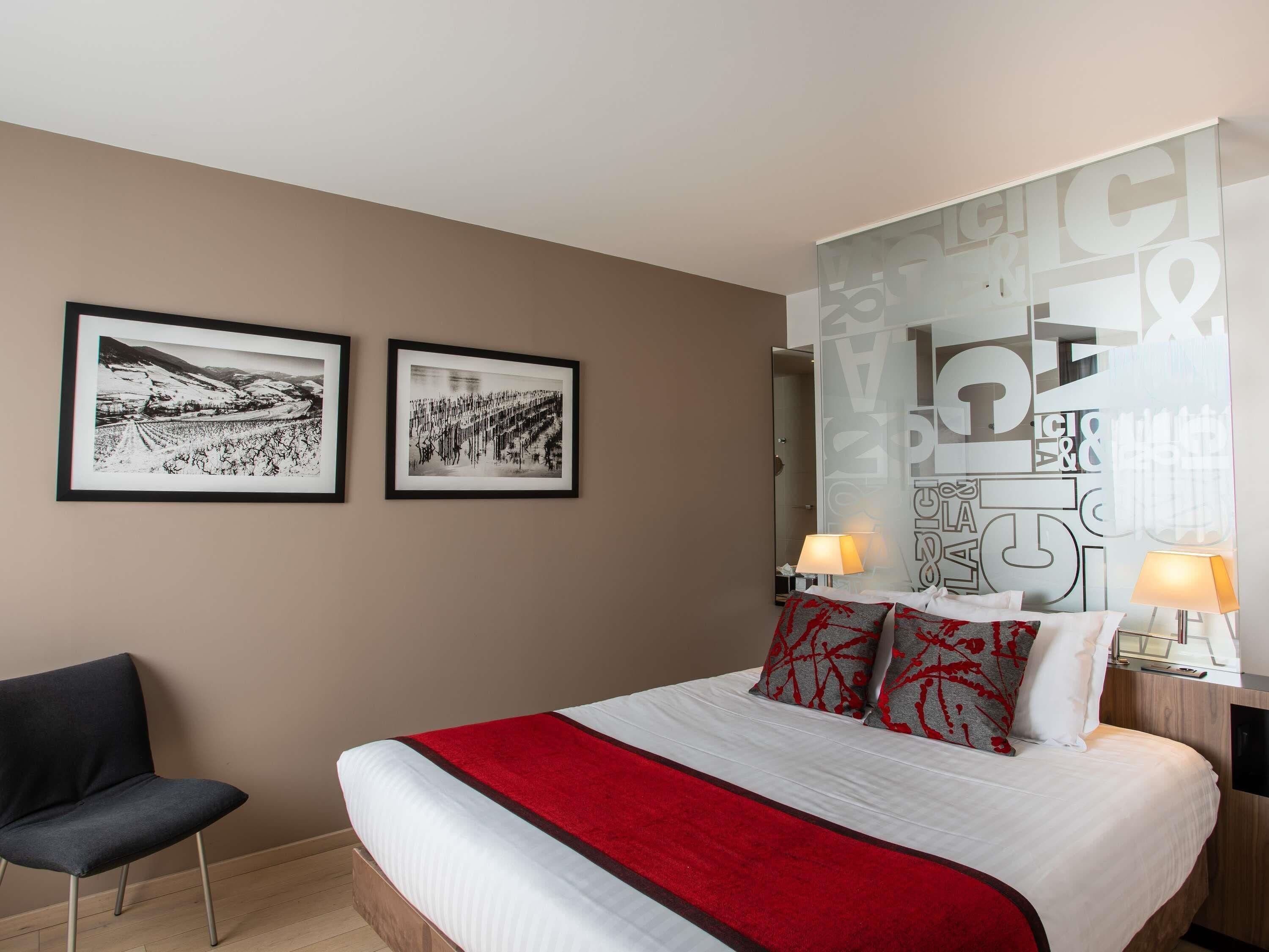 Superior-Zimmer, 1 Doppelbett | Hochwertige Bettwaren, Zimmersafe, Schreibtisch, Verdunkelungsvorhänge