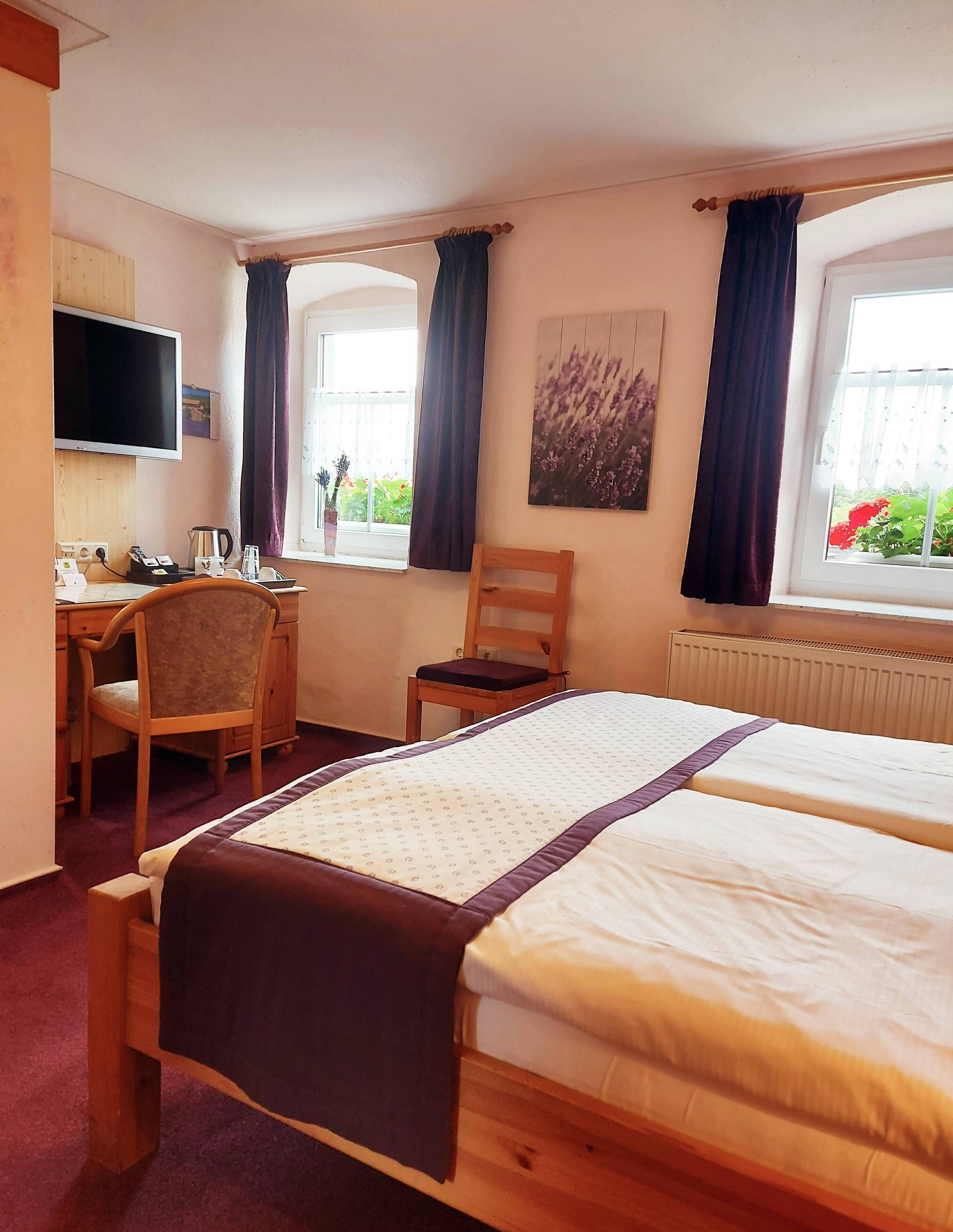 Hypo-allergenic bedding, minibar, individually decorated