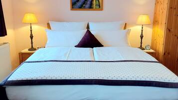Kahden hengen standard-huone | Allergiatestatut vuodevaatteet, minibaari, yksilöllisesti sisustettu