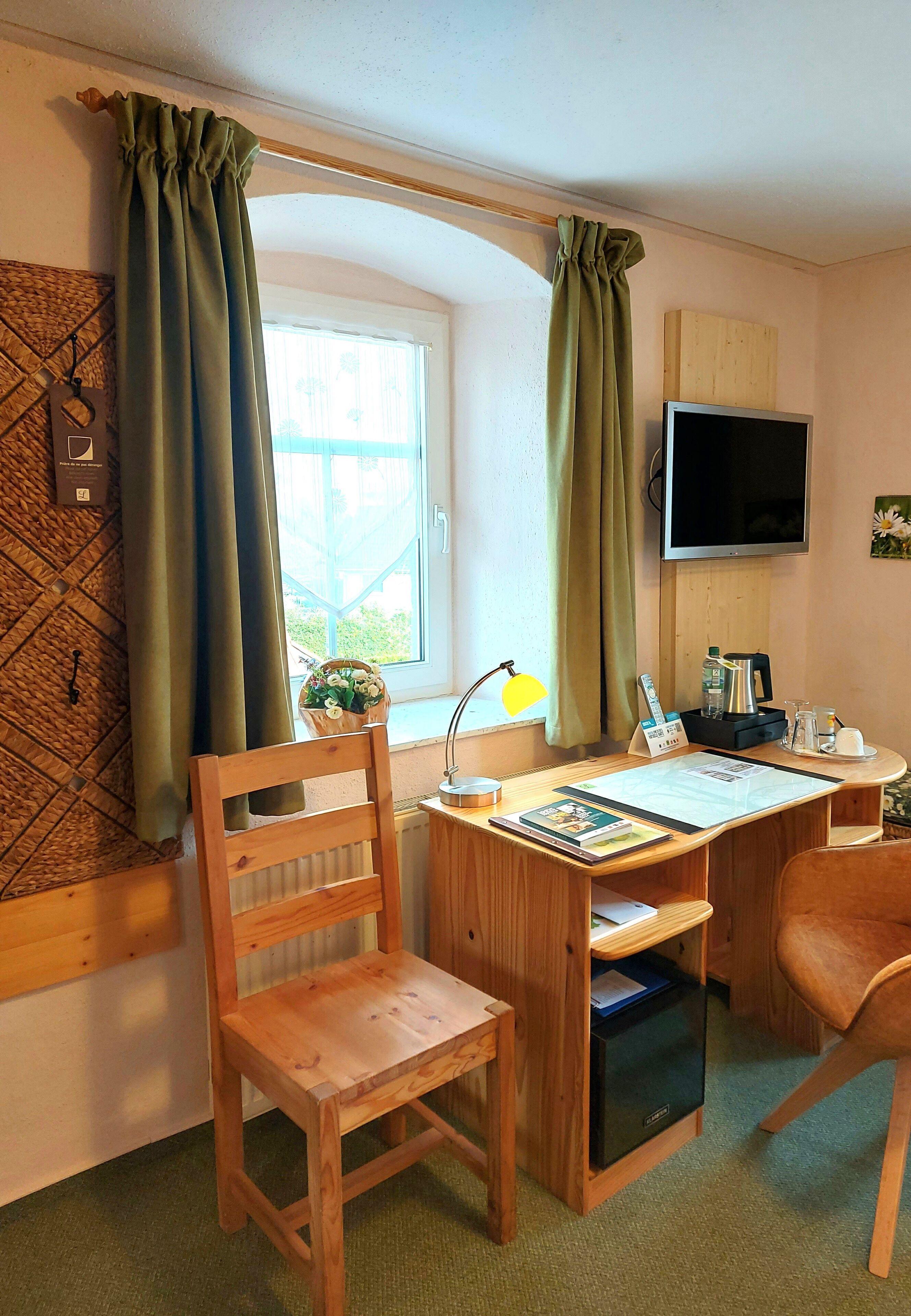 basic single room, non smoking | 1 bedroom, hypo-allergenic bedding, minibar, individually decorated