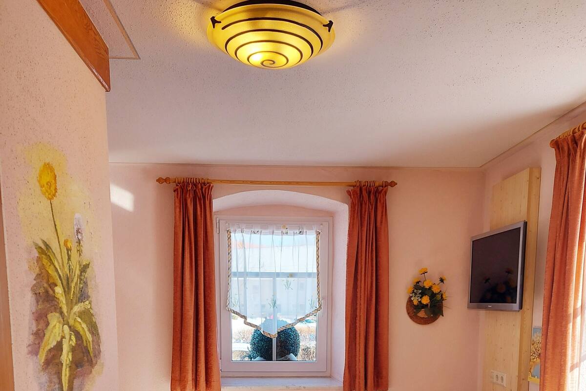 Hypo-allergenic bedding, minibar, individually decorated