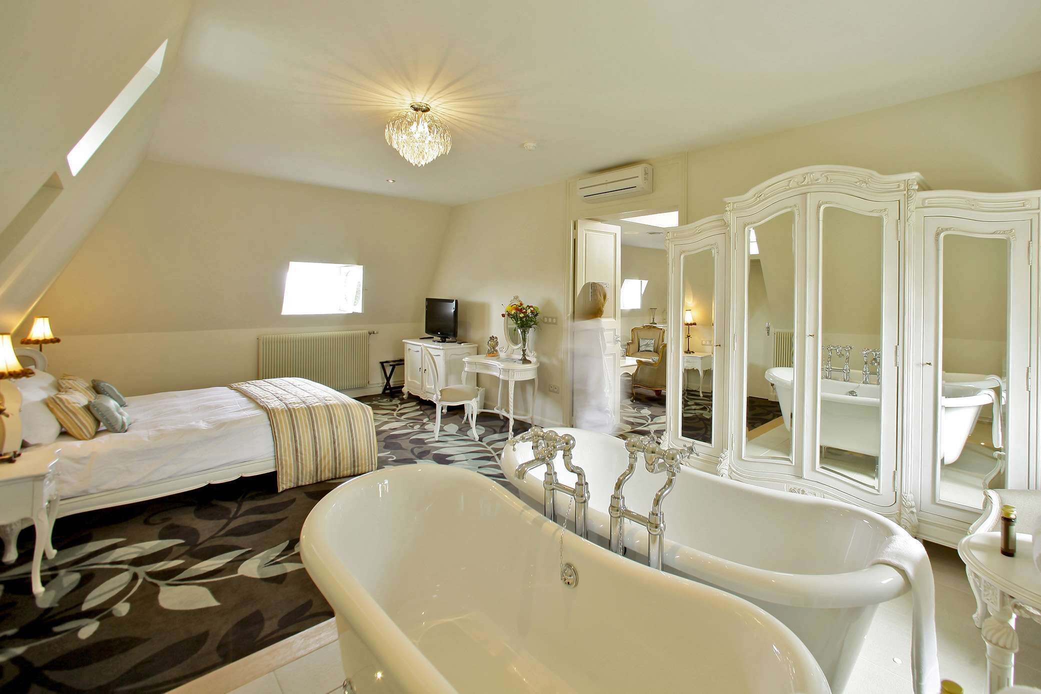 minibar, in-room safe, desk, blackout curtains