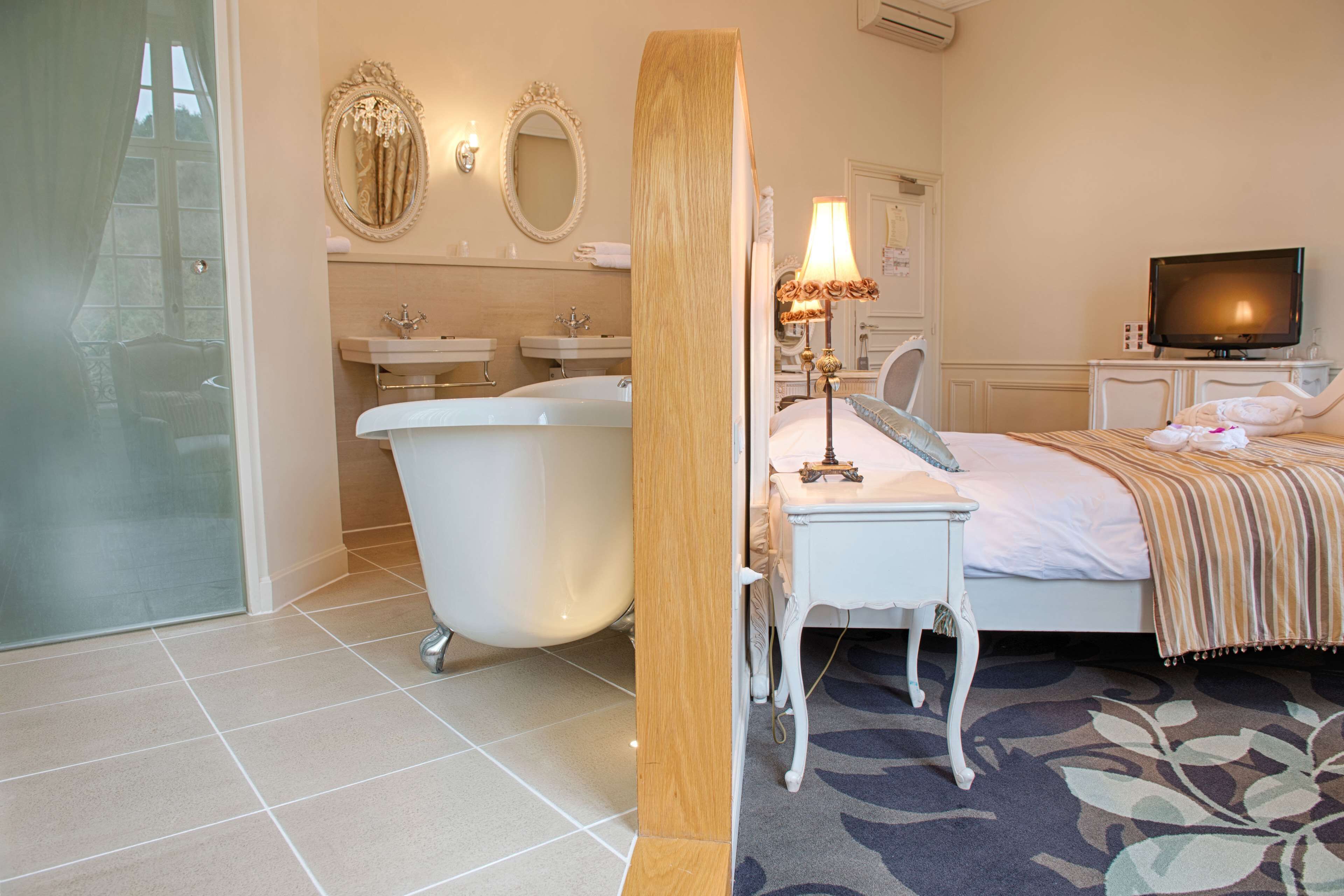 minibar, in-room safe, desk, blackout curtains