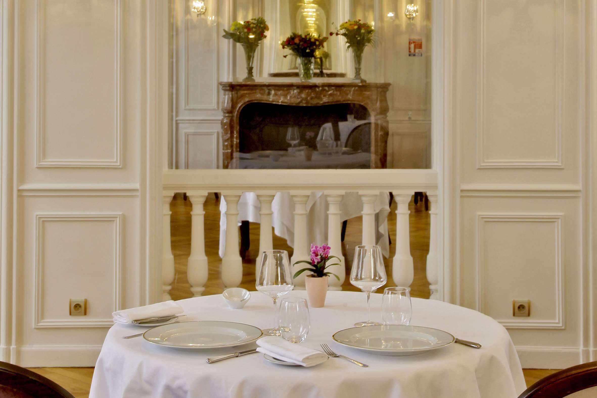 lunch and dinner served, french cuisine