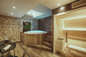 Sauna, hot tub, massages