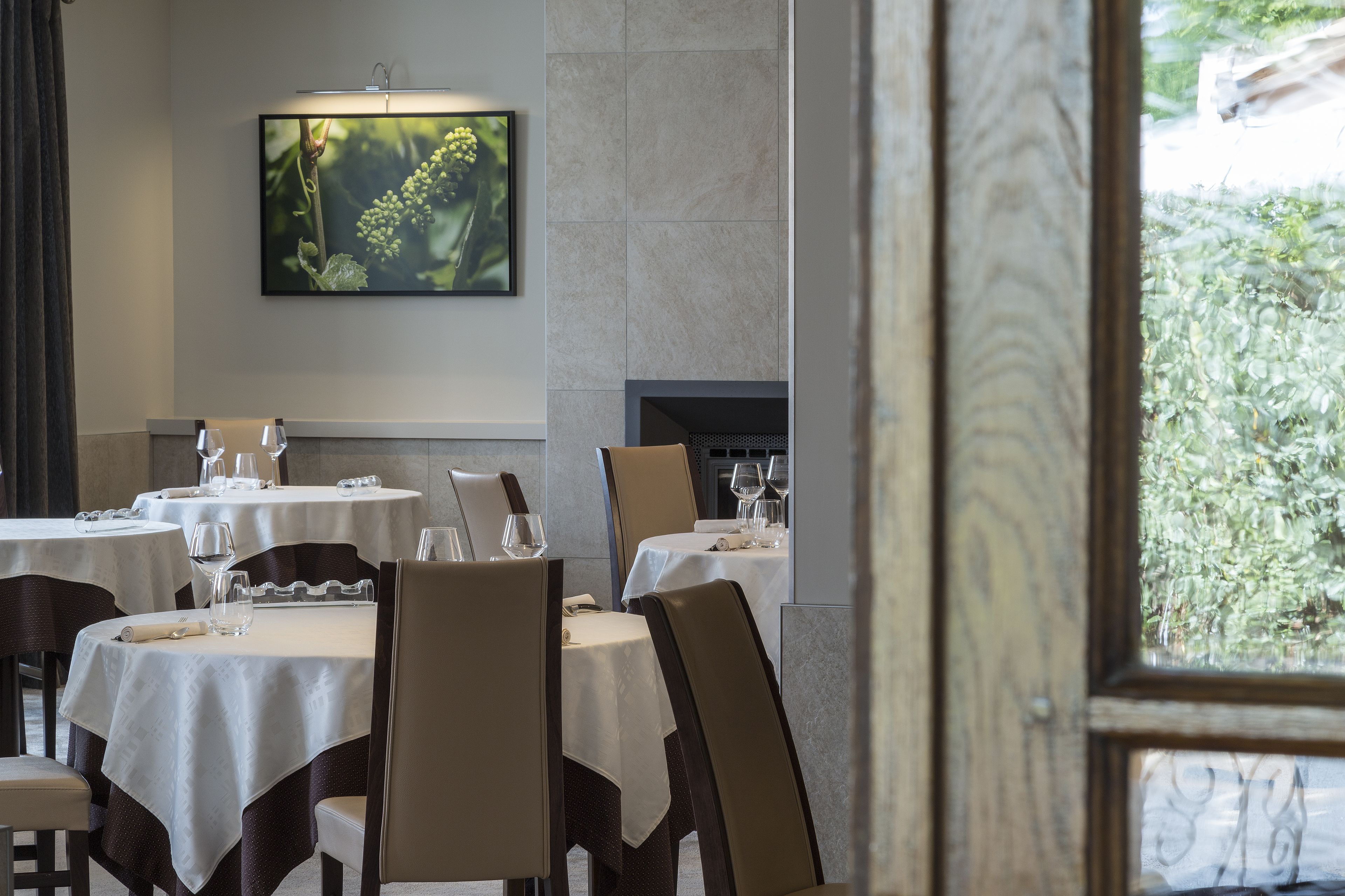 lunch and dinner served, french cuisine