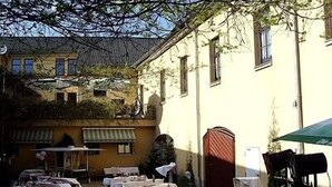 Outdoor dining - Hotel Stadt Neustadt (Neustadt)